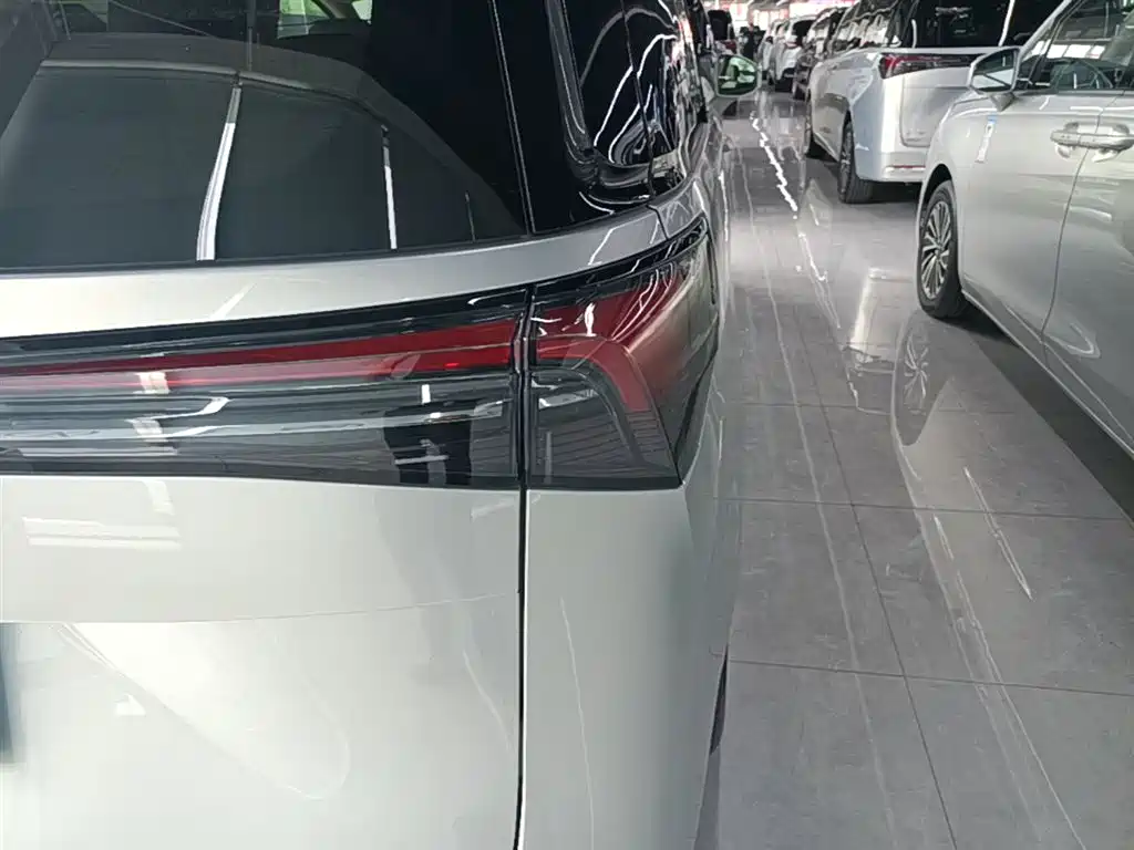 Buick GL8 New Energy 2025 Land Honor Premium Edition 7-Seater фото 8