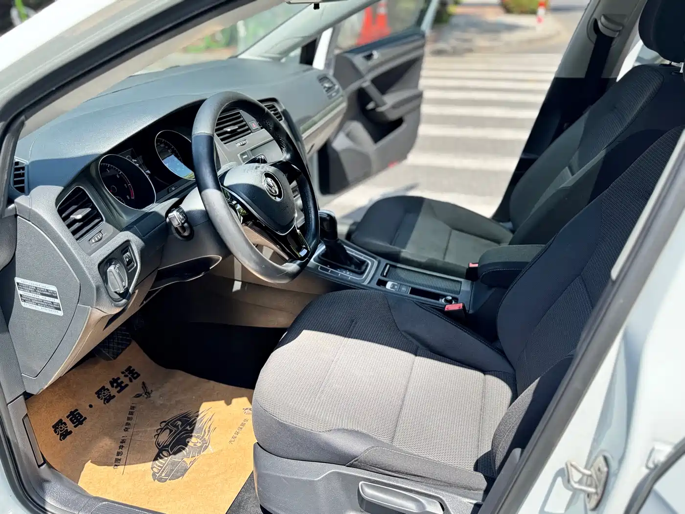 Volkswagen Golf 2016 230TSI Automatic Comfort фото 8