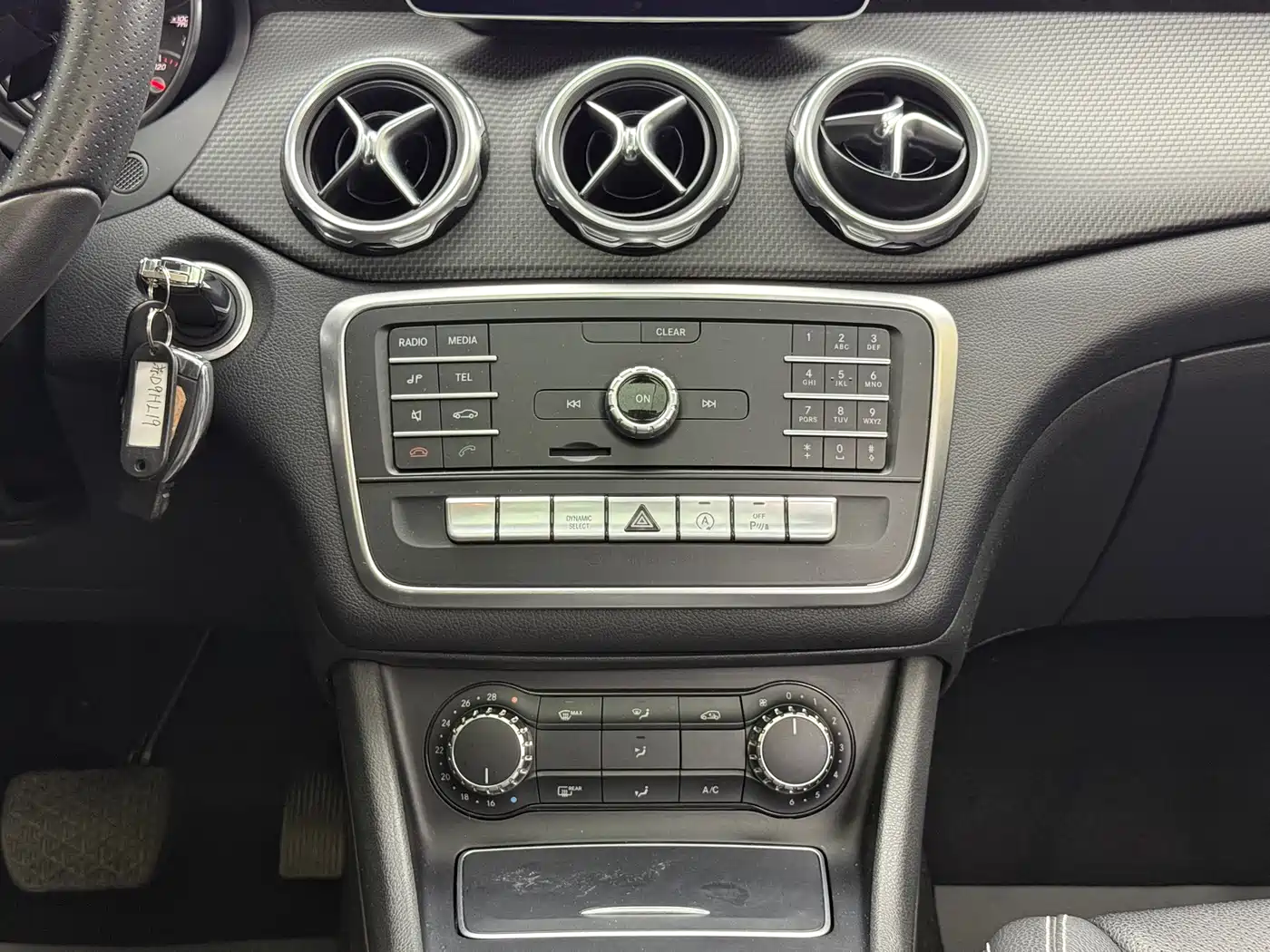 Mercedes-Benz GLA 2018 GLA 200 Dynamic фото 11