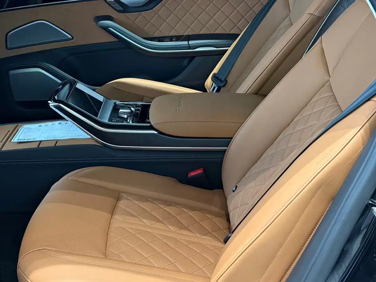 Audi A8 2025 A8L Horch Founder Edition 55TFSI фото 5