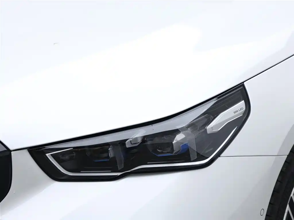 BMW 5 Series 2025 530Li Premium M Sport Package фото 18