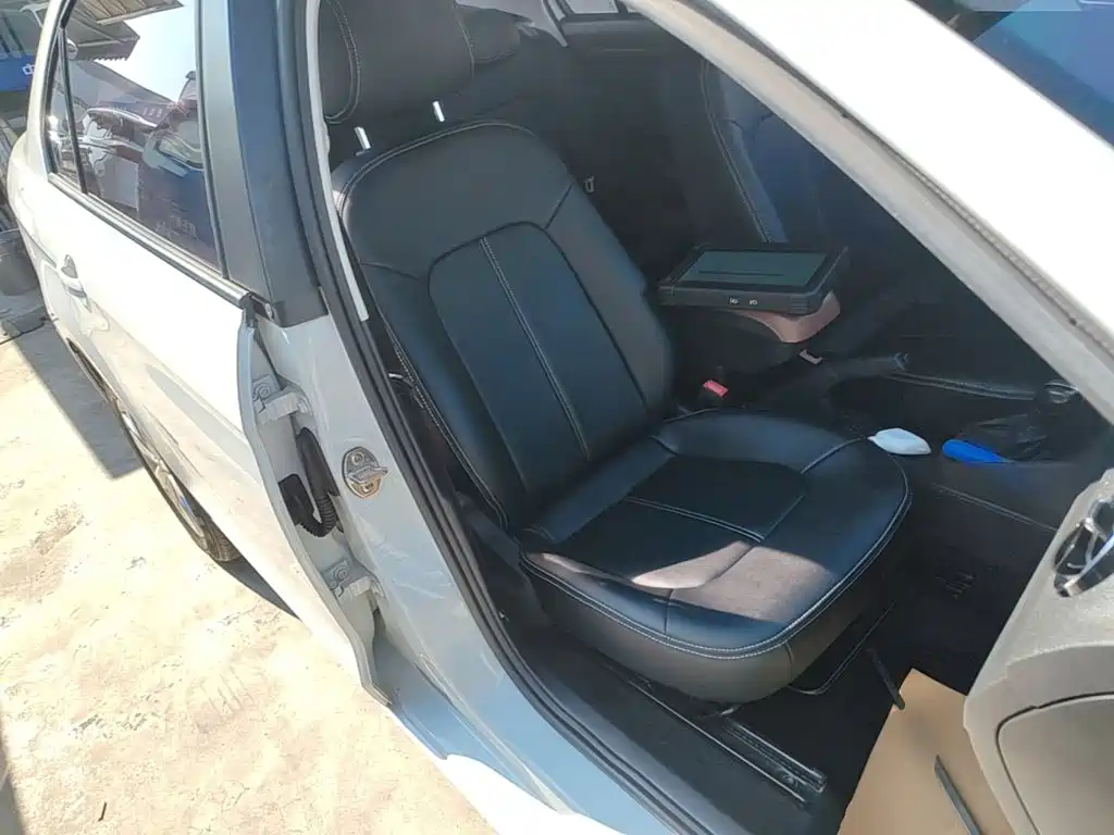 Фото 25 - Volkswagen Jetta