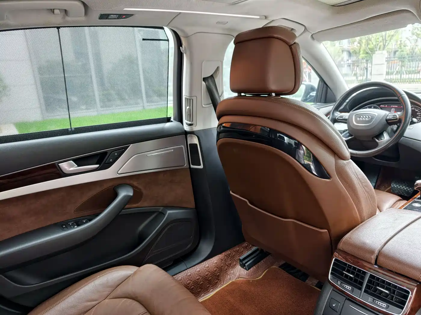 Audi A8 2012 A8L 45 TFSI quattro Comfort фото 17