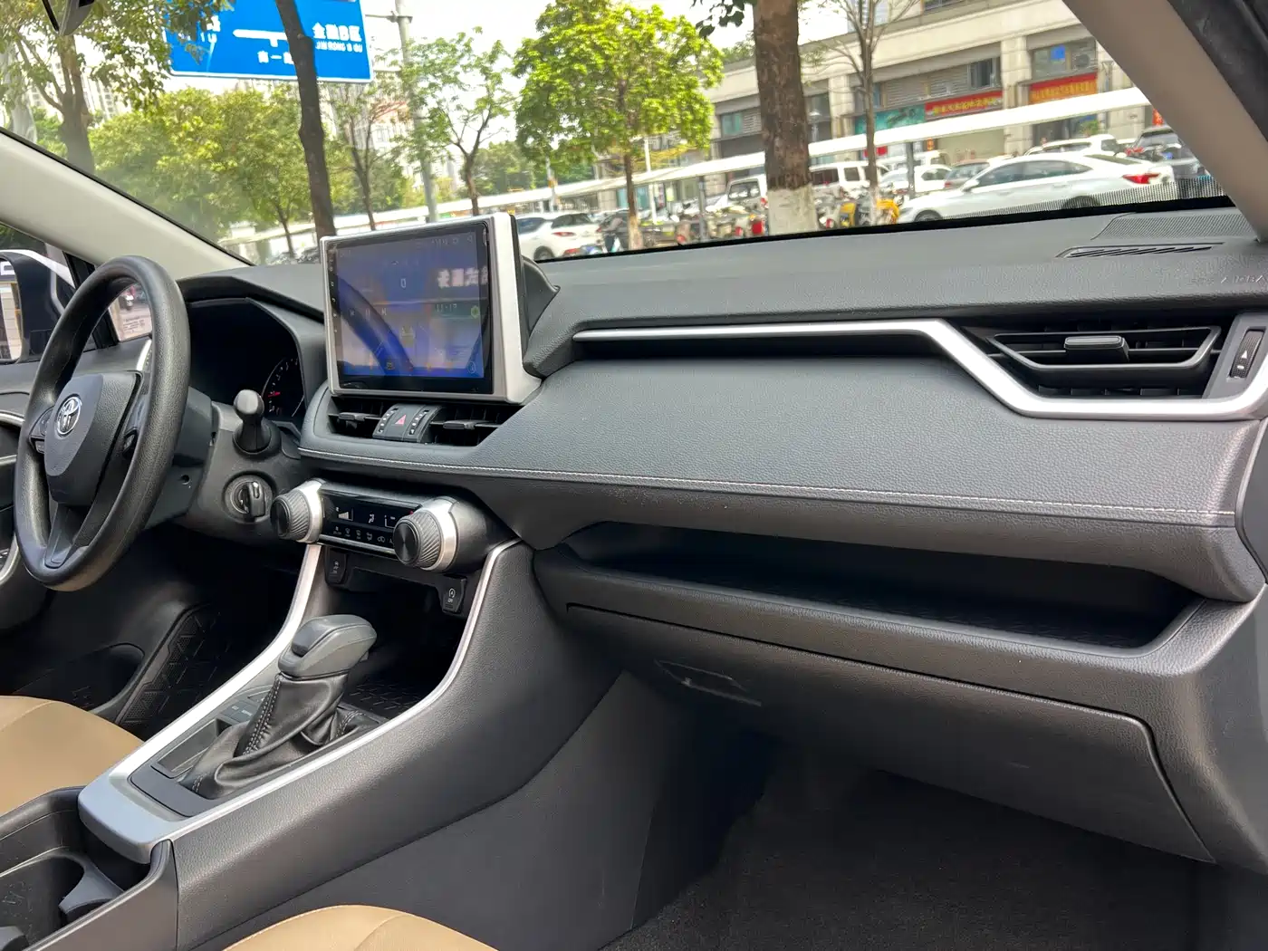 Toyota Wildlander 2022 2.0L CVT FWD Leading Edition фото 18
