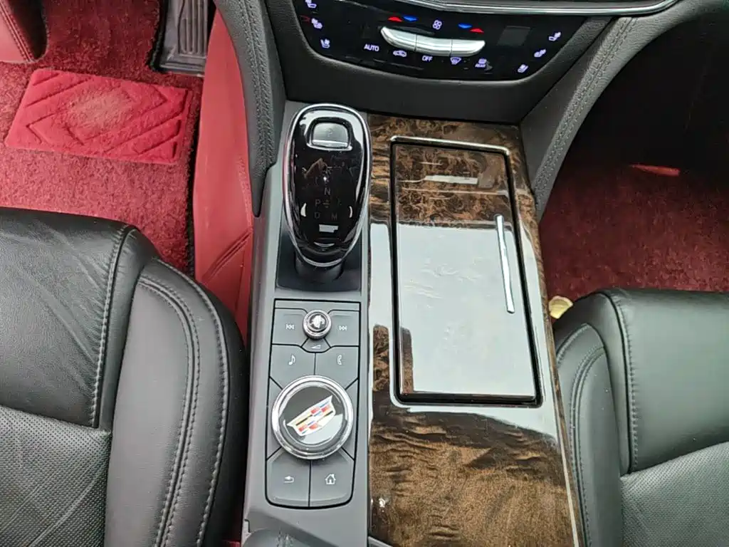Фото 10 - Cadillac CT6