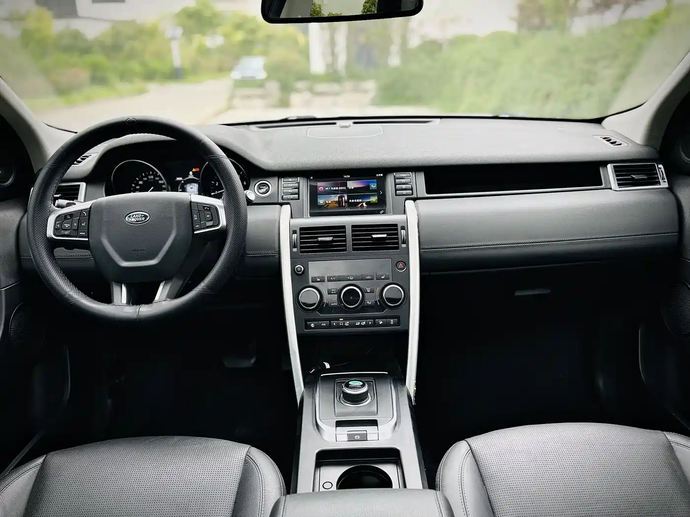 Land Rover Discovery Sport 2019 240PS HSE Edition China VI фото 8