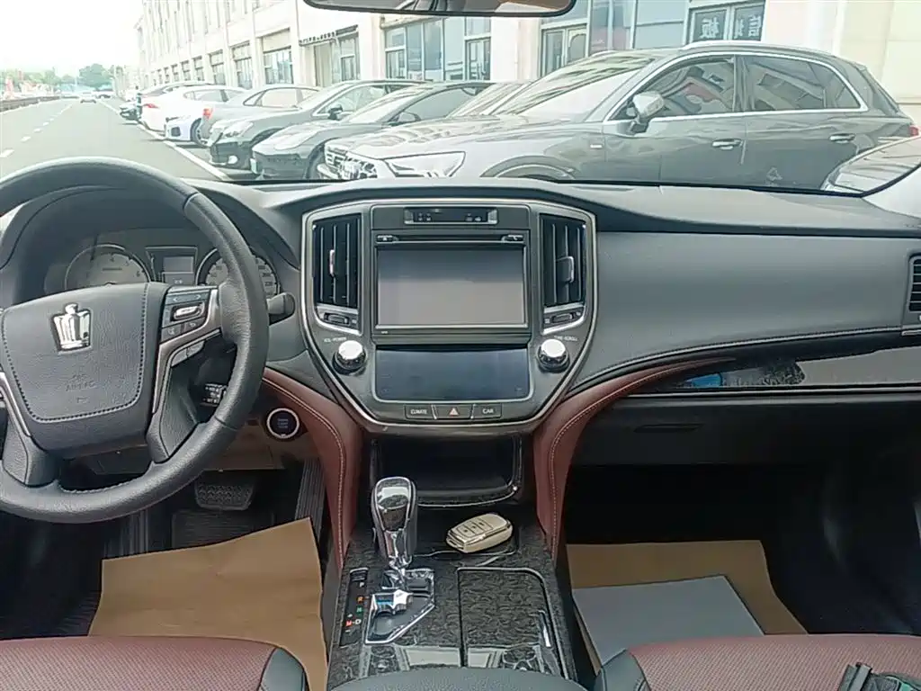 Toyota Crown 2018 2.0T Sport Edition фото 13
