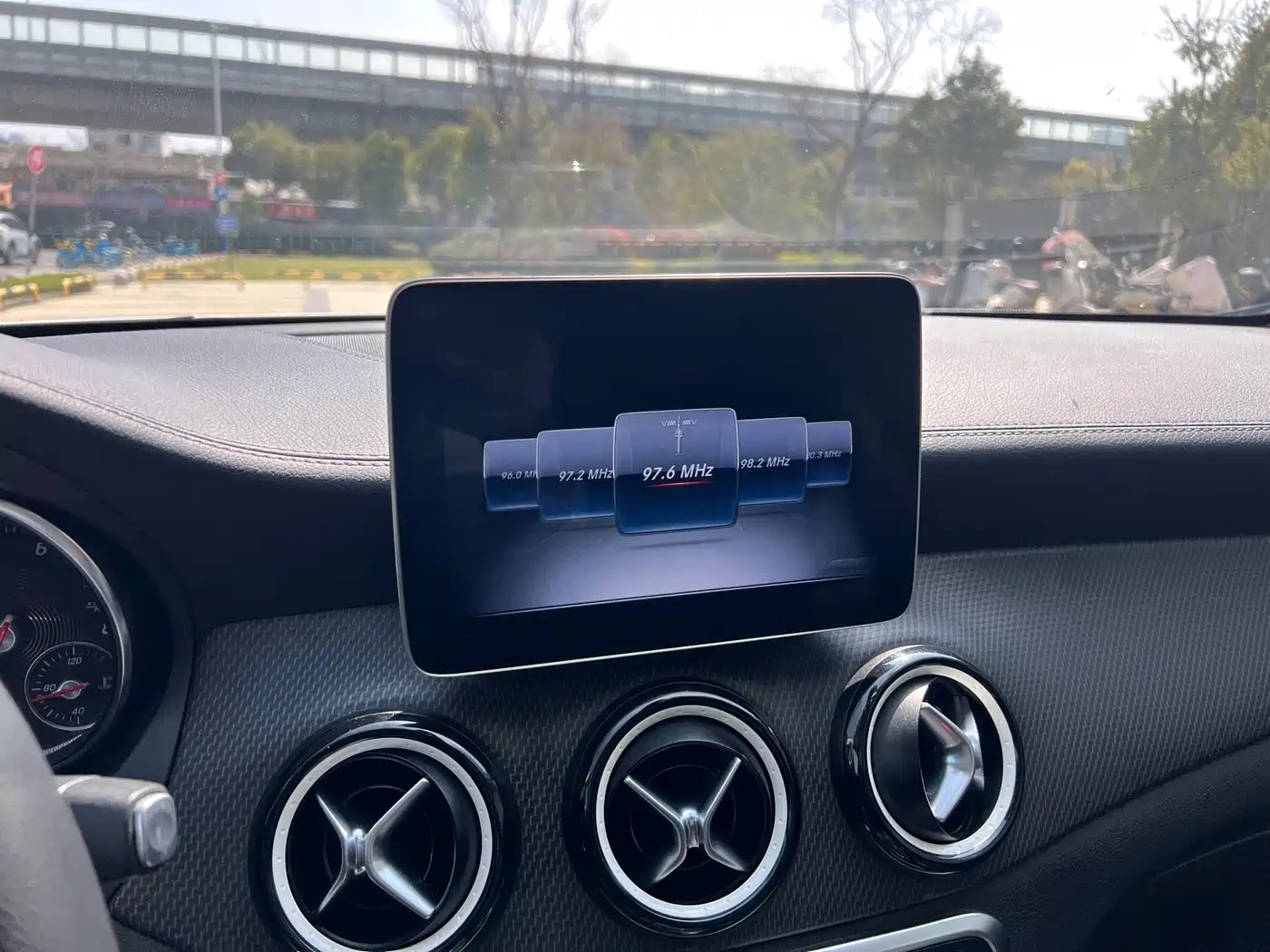 Mercedes-Benz GLA 2018 GLA 200 Dynamic фото 18