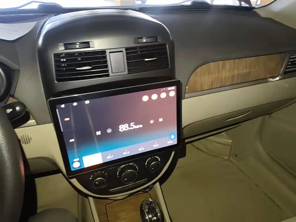 Buick Excelle 2015 1.5L Automatic Classic фото 13