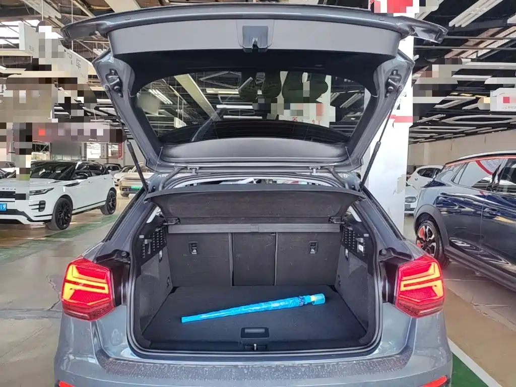 Фото 19 - Audi Q2L