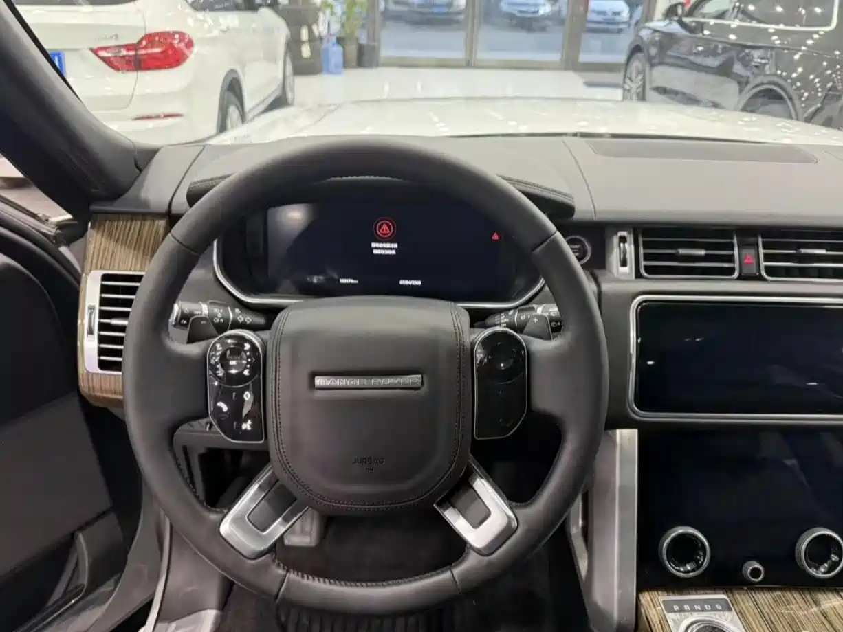 Land Rover Range Rover 2019 3.0 SC V6 Golden Age Edition фото 12