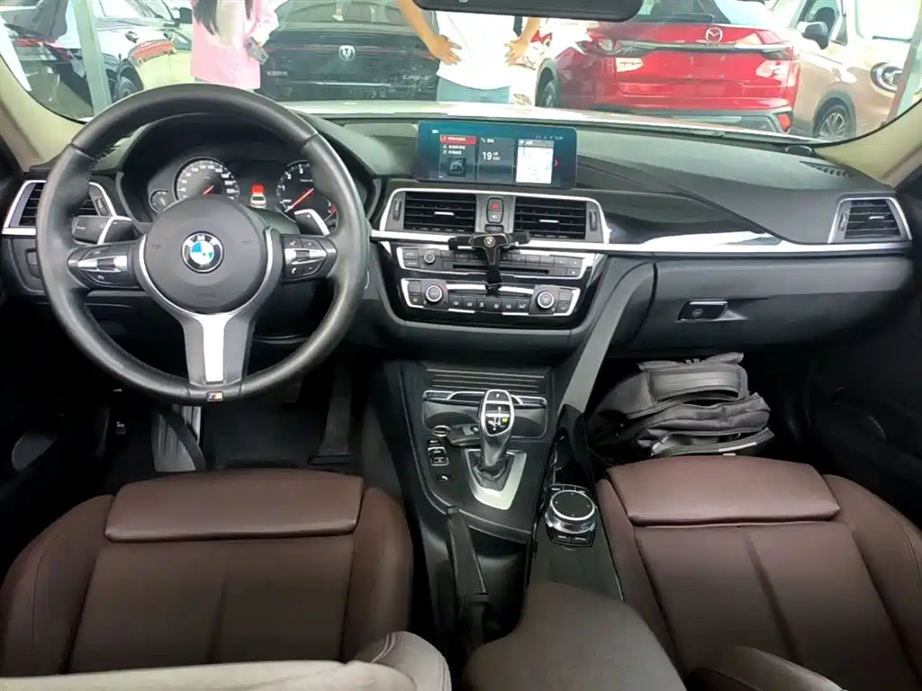 BMW 3 Series 2018 320Li Leading M Sport Package фото 10