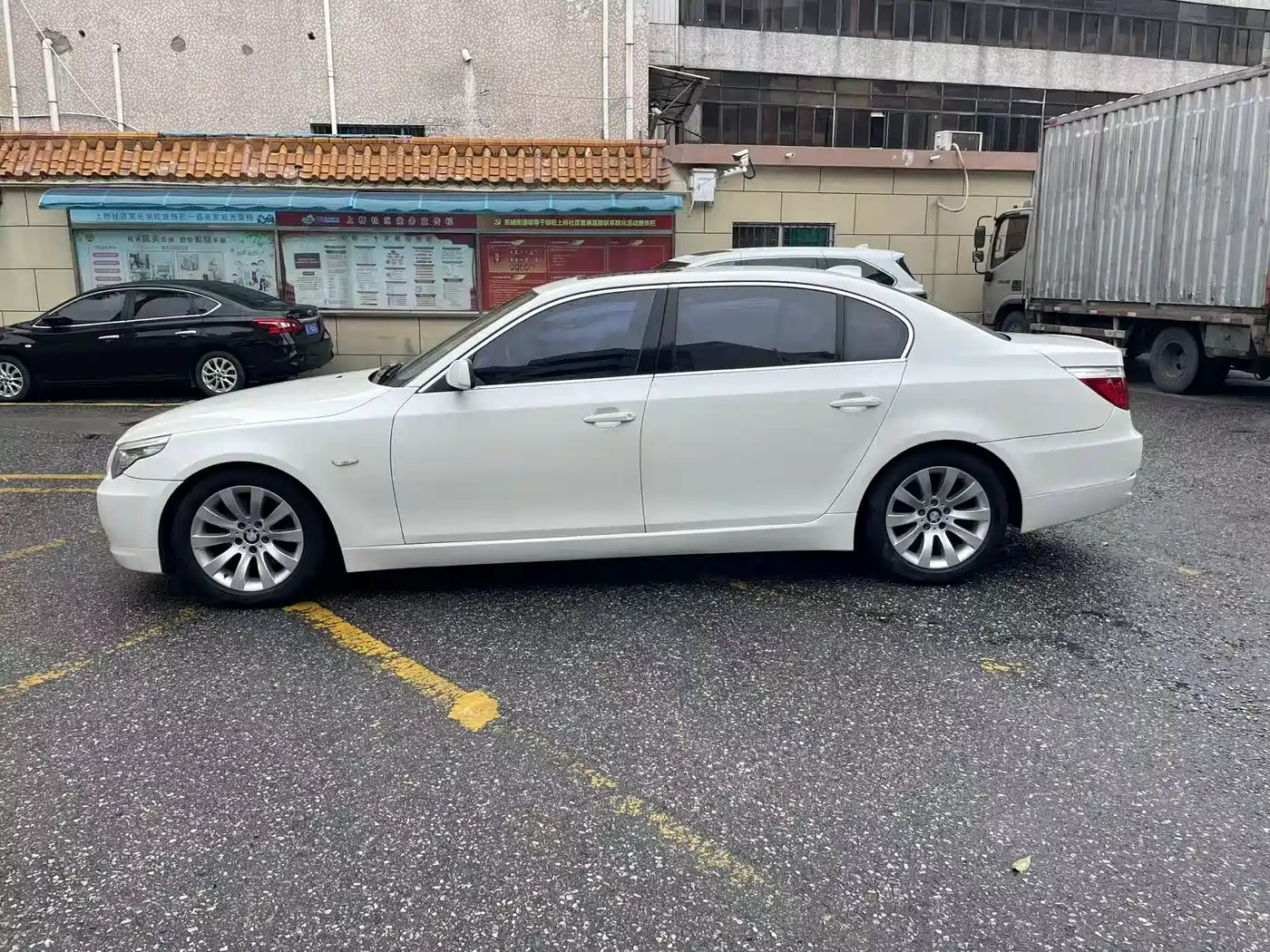 BMW 5 Series 2008 530Li Luxury фото 8