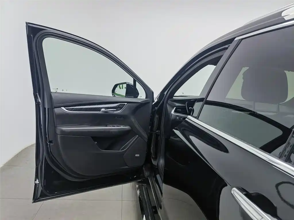 Cadillac XT6 2021 2.0T 6-seater 4WD Luxury фото 8