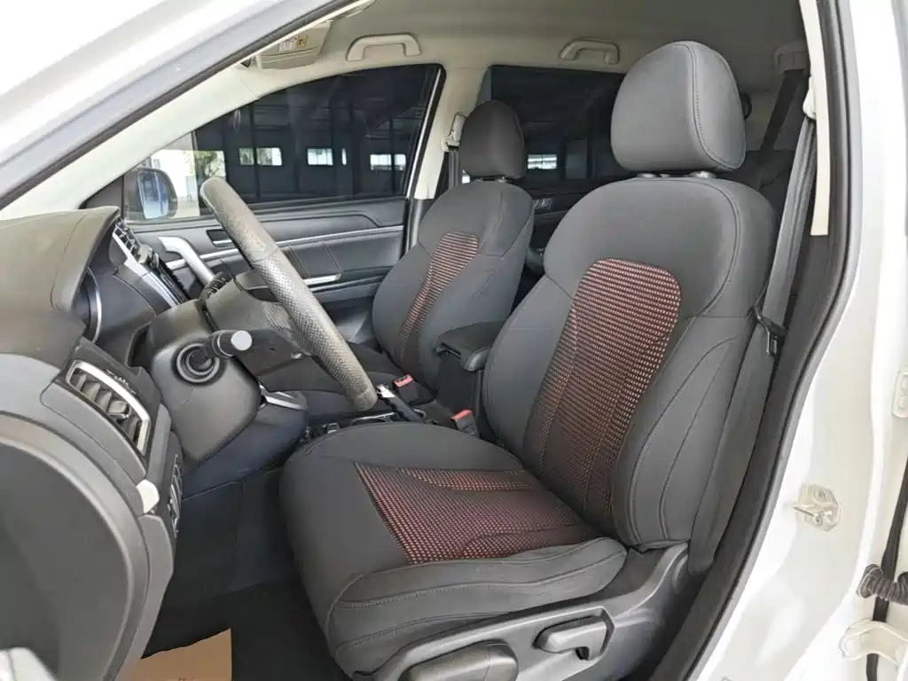 Photo 15 - Haval M6