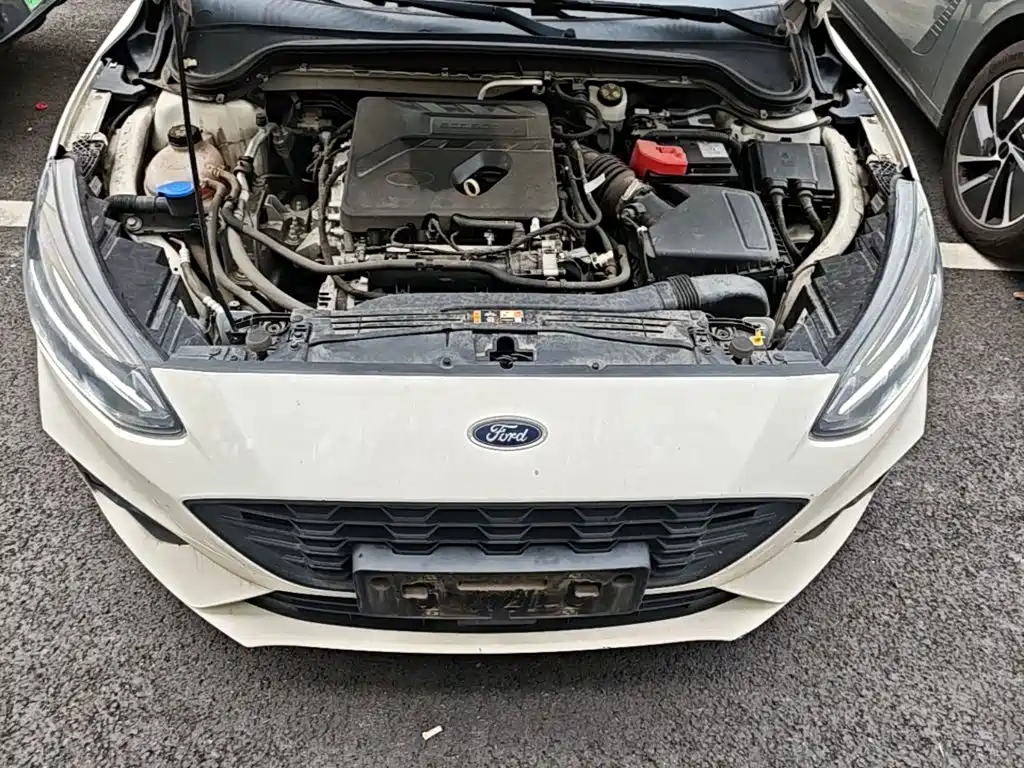 Фото 20 - Ford Focus
