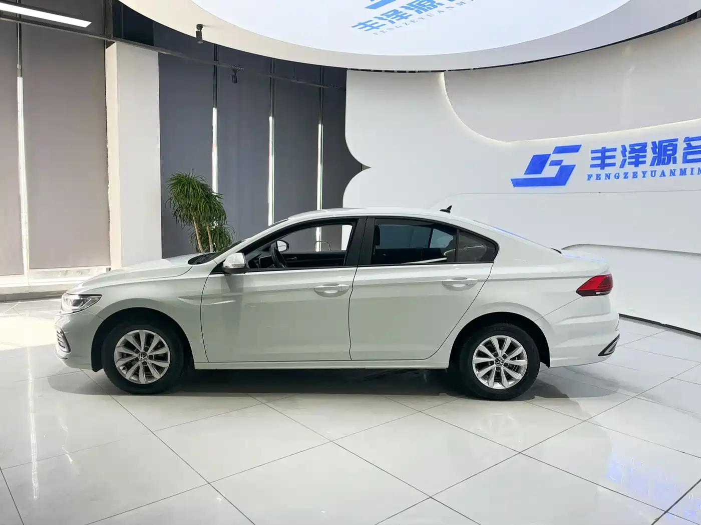 Volkswagen Bora 2024 200TSI DSG Smooth Ride Edition фото 4