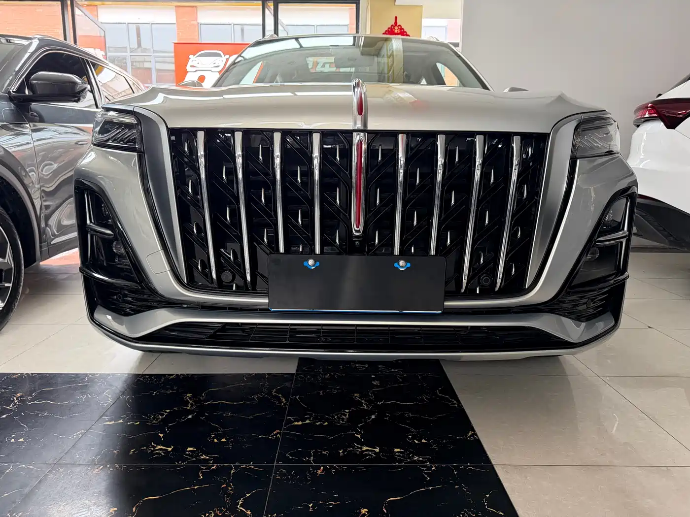 Hongqi HS5 2023 2.0T 4WD Flag Leader Pro фото 2