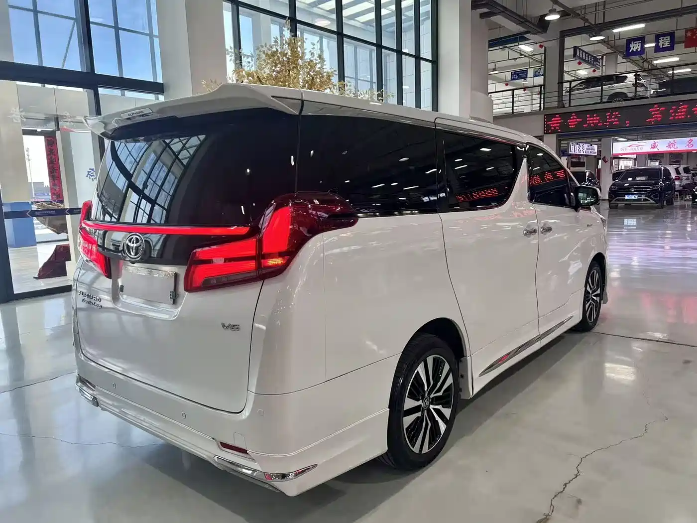 Toyota Alphard 2015 3.5L Premium Edition фото 7