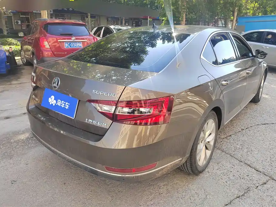 Škoda Superb 2016 TSI330 DSG Pioneer Edition фото 3
