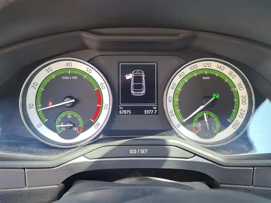 Škoda Superb 2016 TSI330 DSG Pioneer Edition фото 14