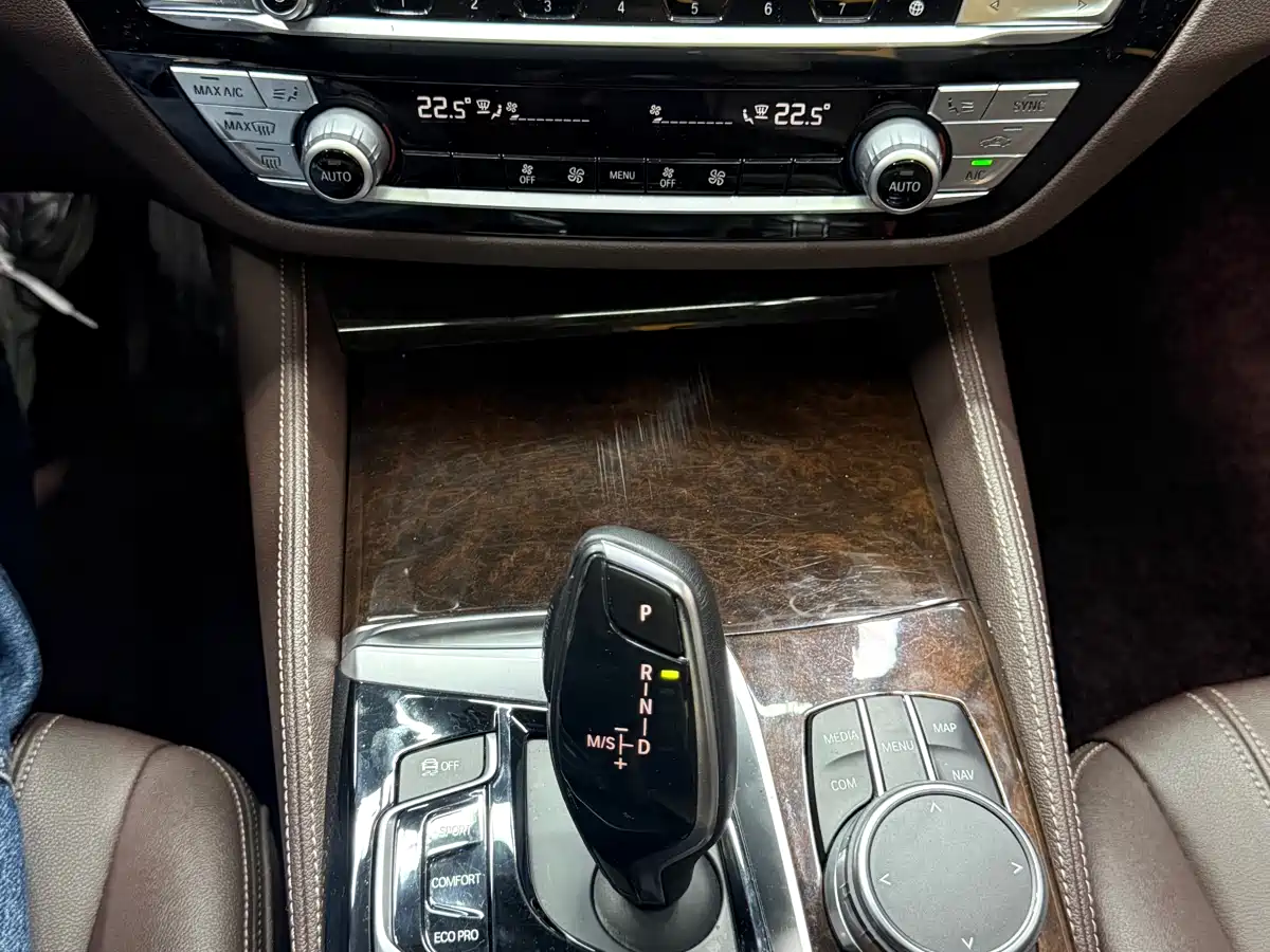 BMW 5 Series 2018 525Li Luxury Package фото 21