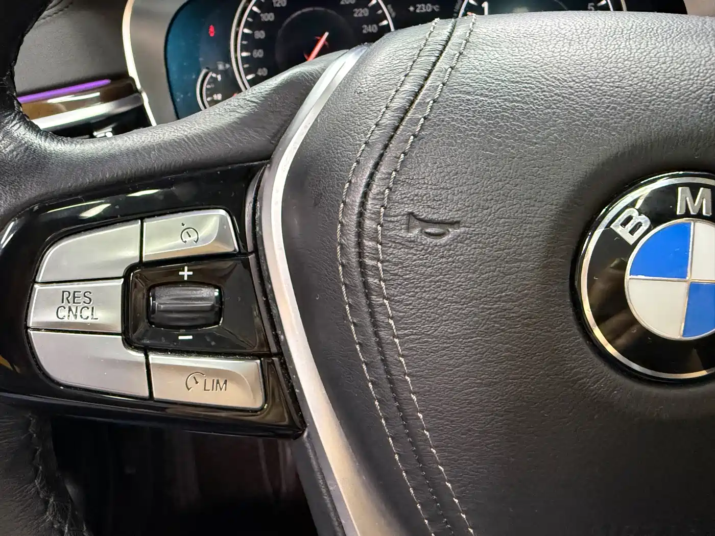 BMW 5 Series 2018 525Li Luxury Package фото 22