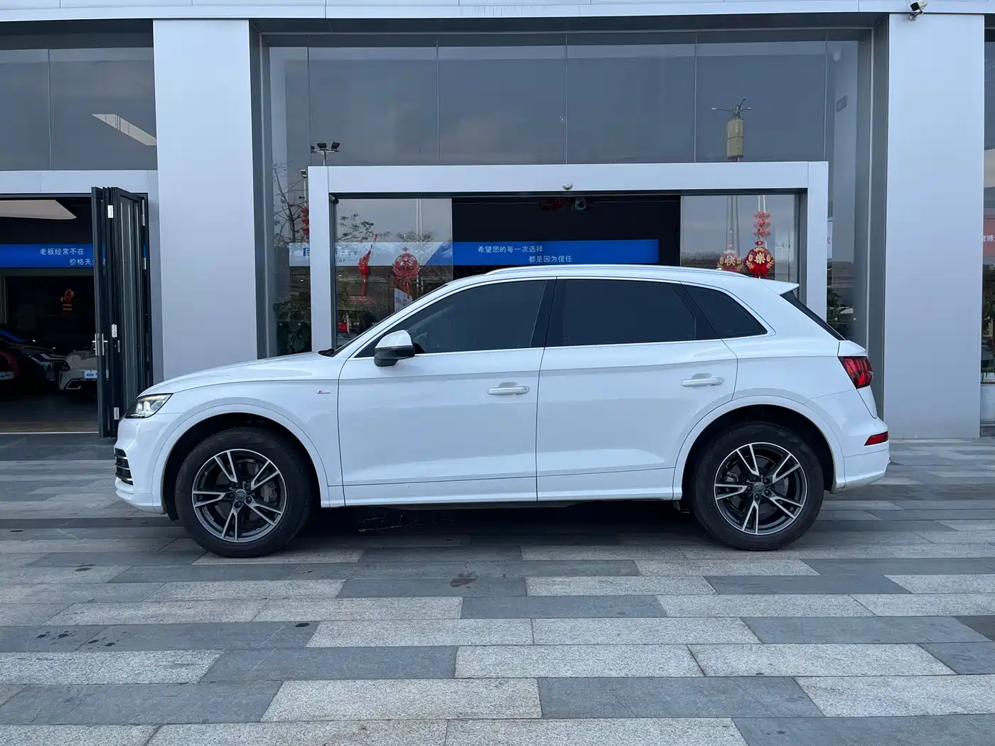 Audi Q5L 2018 40 TFSI Prestige Fashion (China V) фото 4
