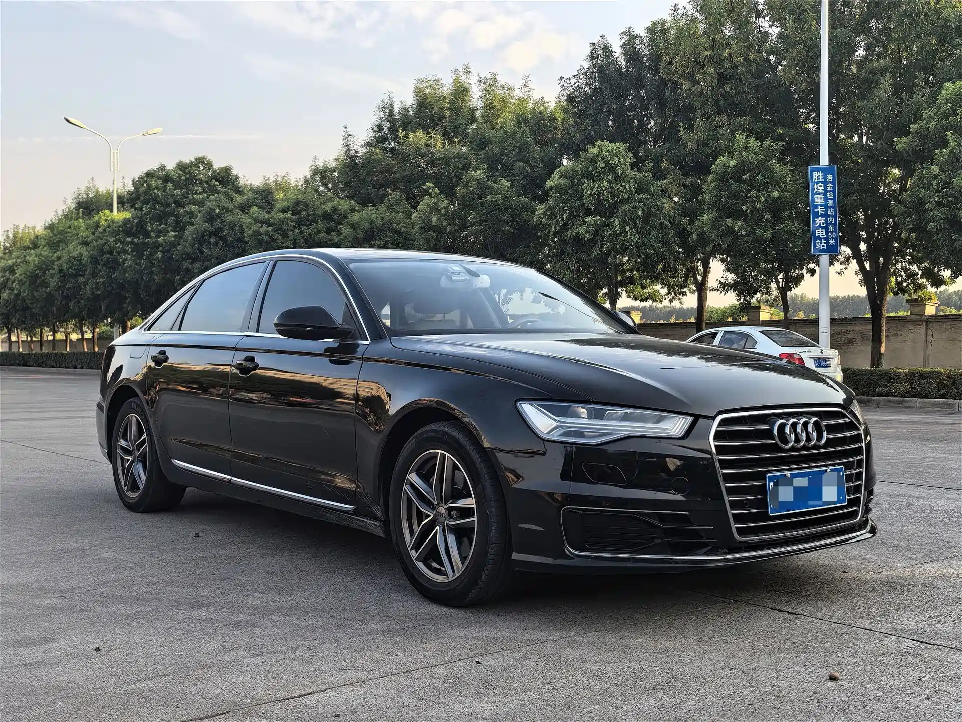 Фото 3 - Audi A6L
