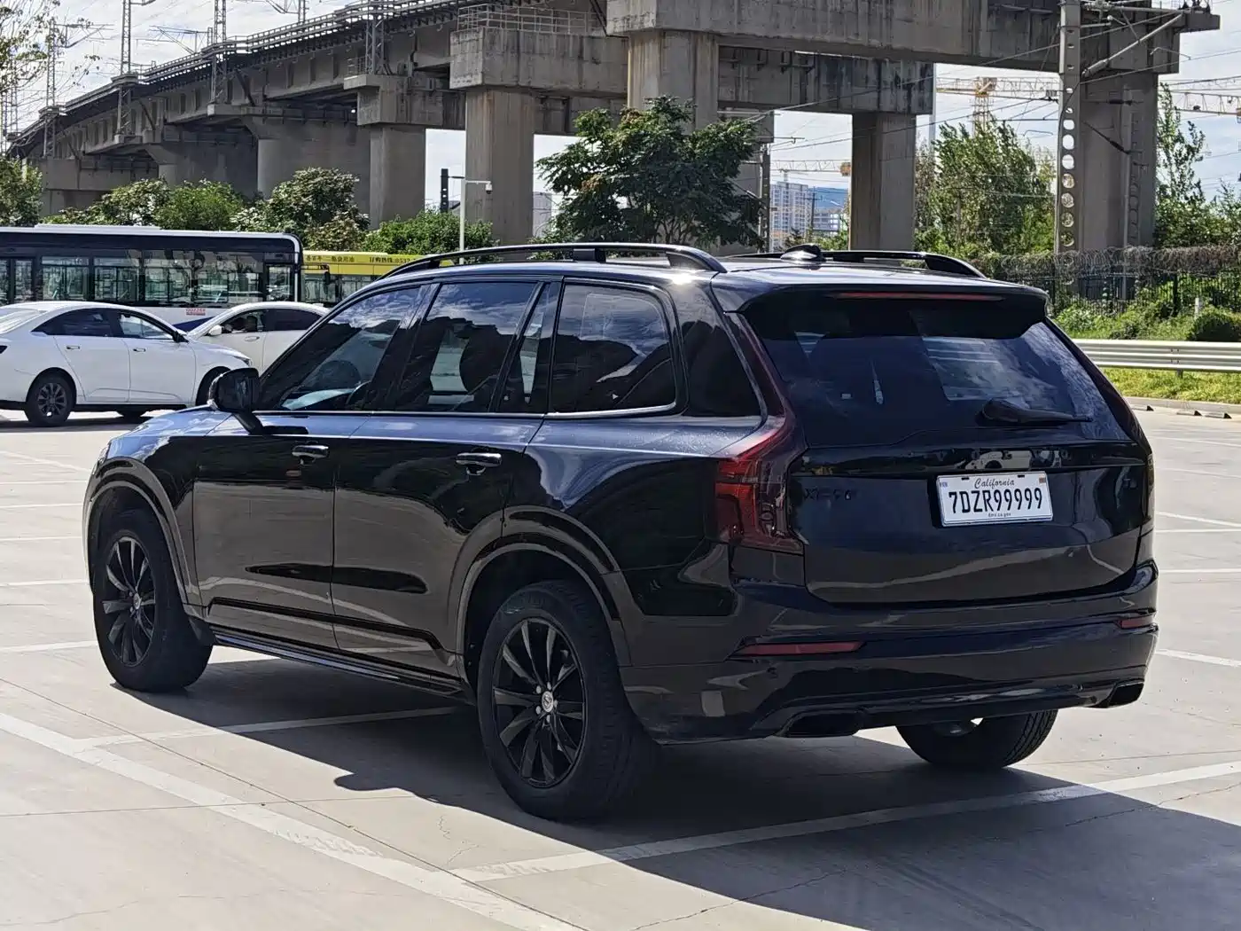Фото 4 - Volvo XC90
