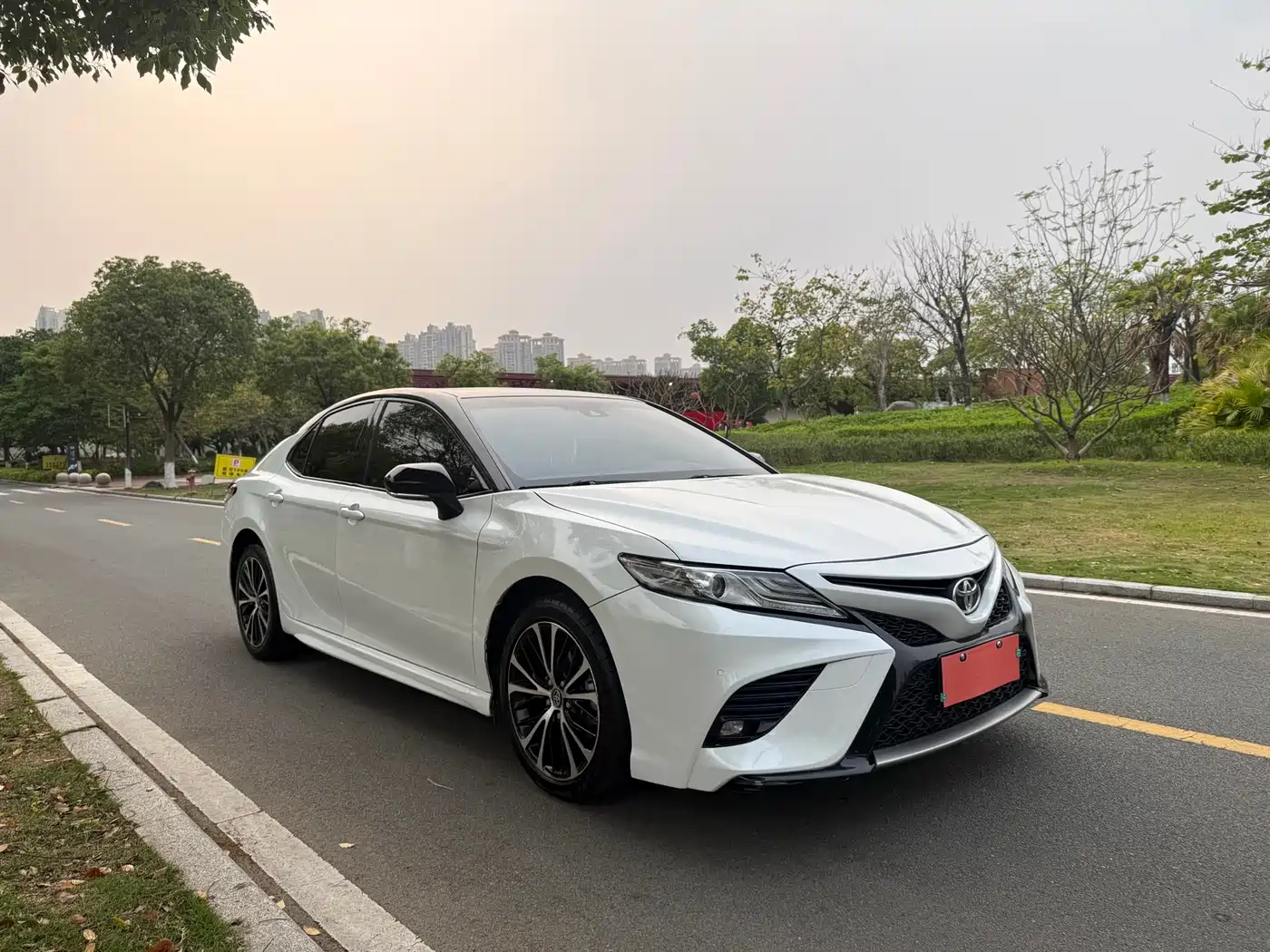 Toyota Camry 2019 Facelift 2.0S F Sport Version фото 3