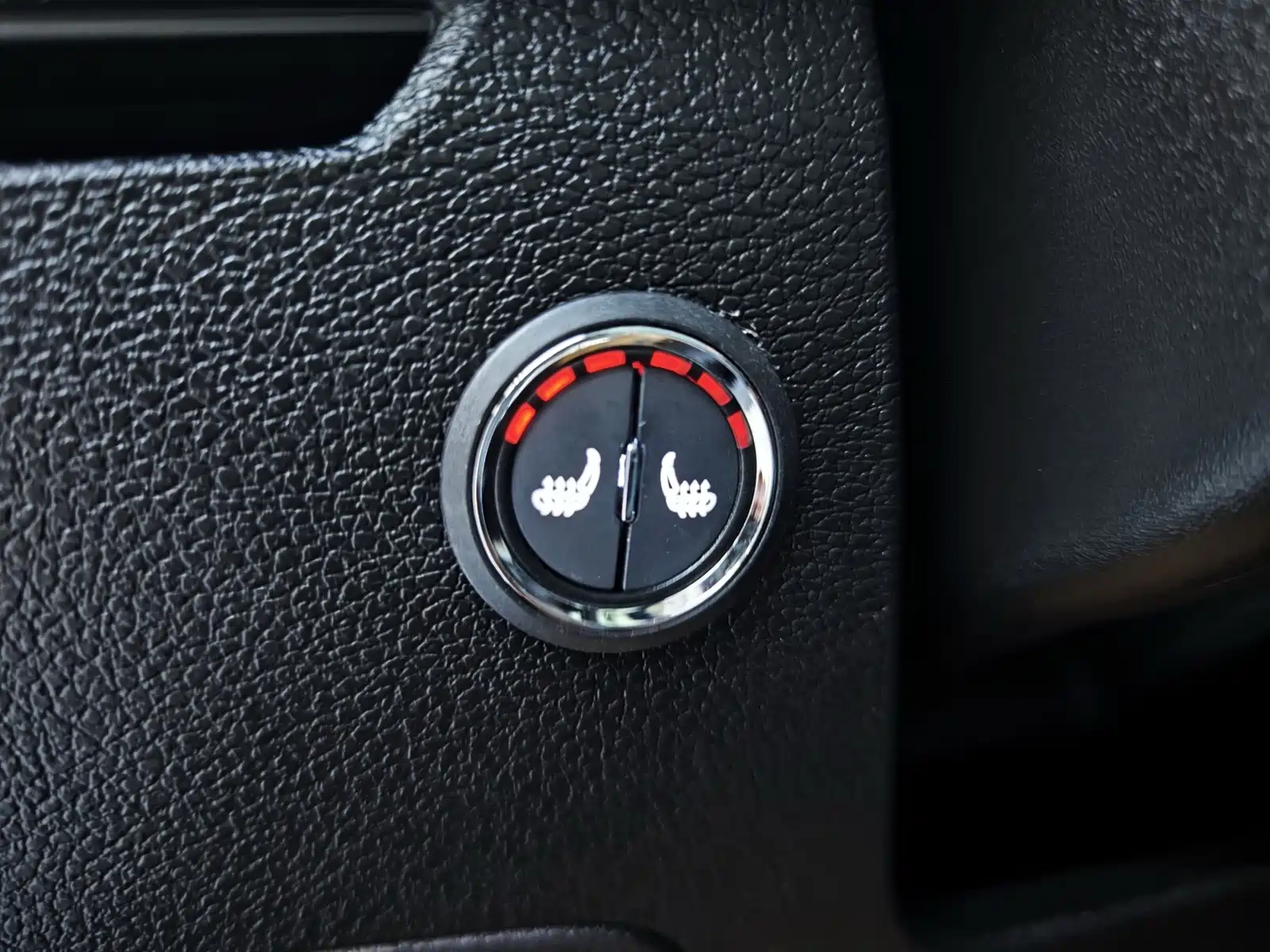 Фото 15 - Geely Coolray