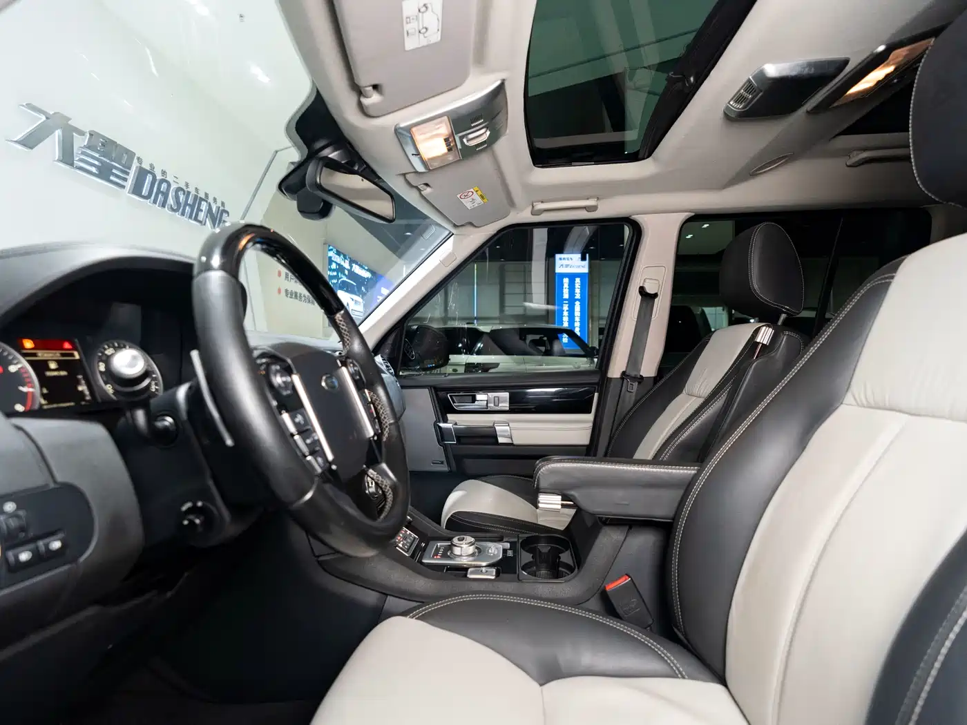 Land Rover Discovery 2014 3.0 SC V6 XXV Edition фото 5