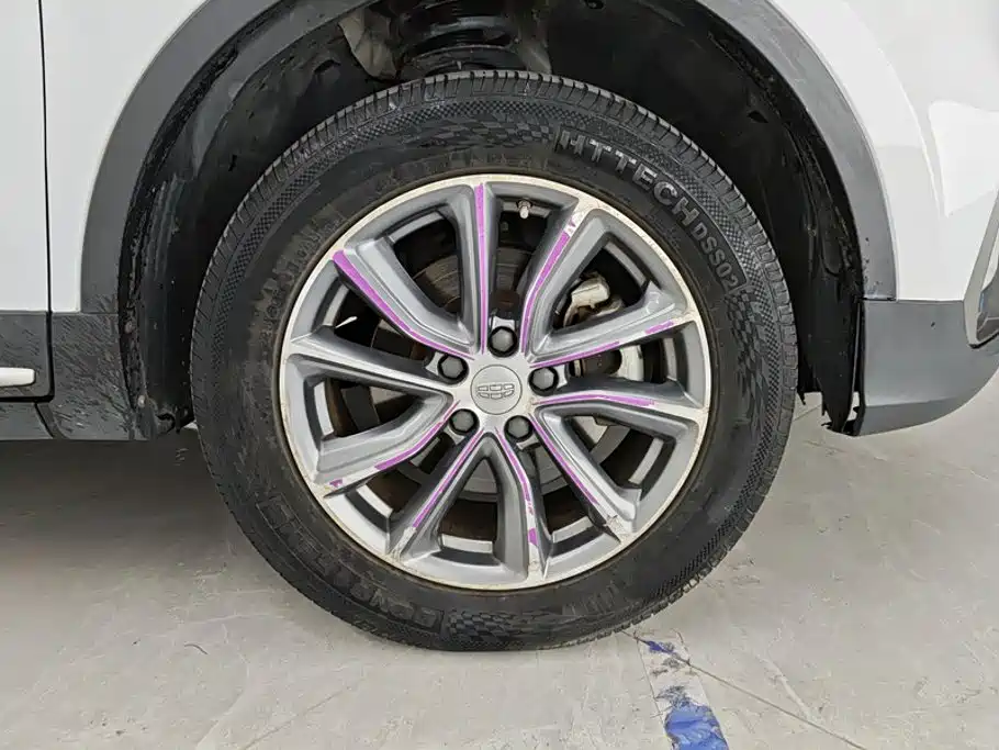 Фото 6 - Geely Atlas