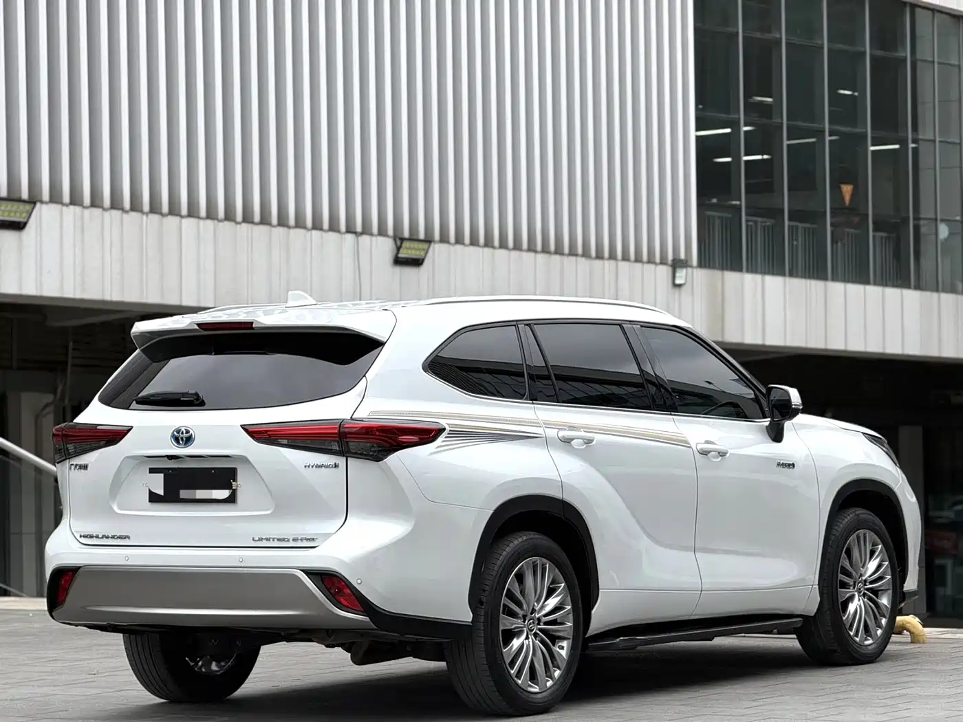 TOYOTA HIGHLANDER