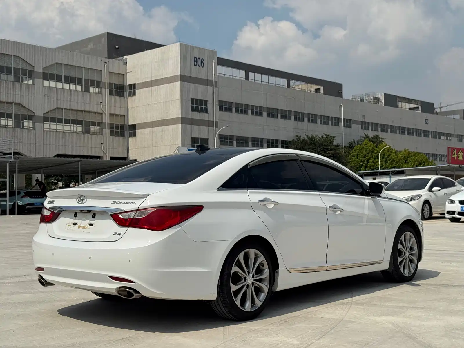 Photo 5 - Hyundai Sonata