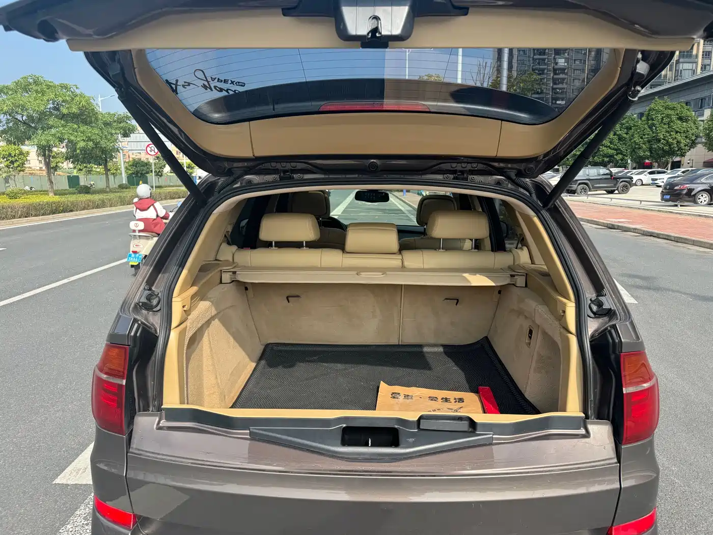 BMW X5 (Import) 2011 xDrive35i Leading Edition фото 14