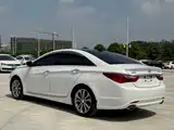 Photo 7 - Hyundai Sonata