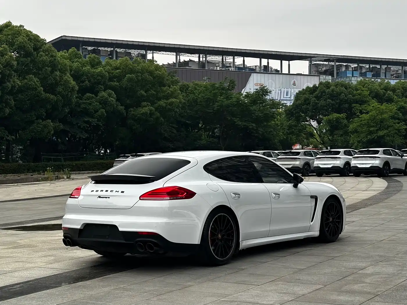 Porsche Panamera 2016 Panamera Edition 3.0T фото 7