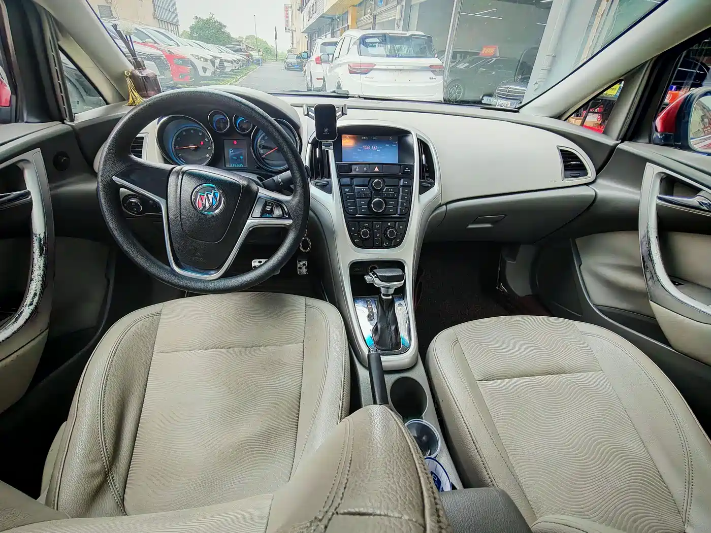 Buick Excelle 2013 Model XT 1.6L Automatic Comfort фото 8