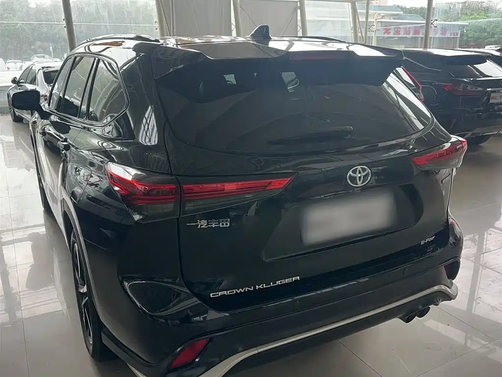 Toyota Crown Kluger 2022 2.5L HEV 4WD Luxury Edition фото 16