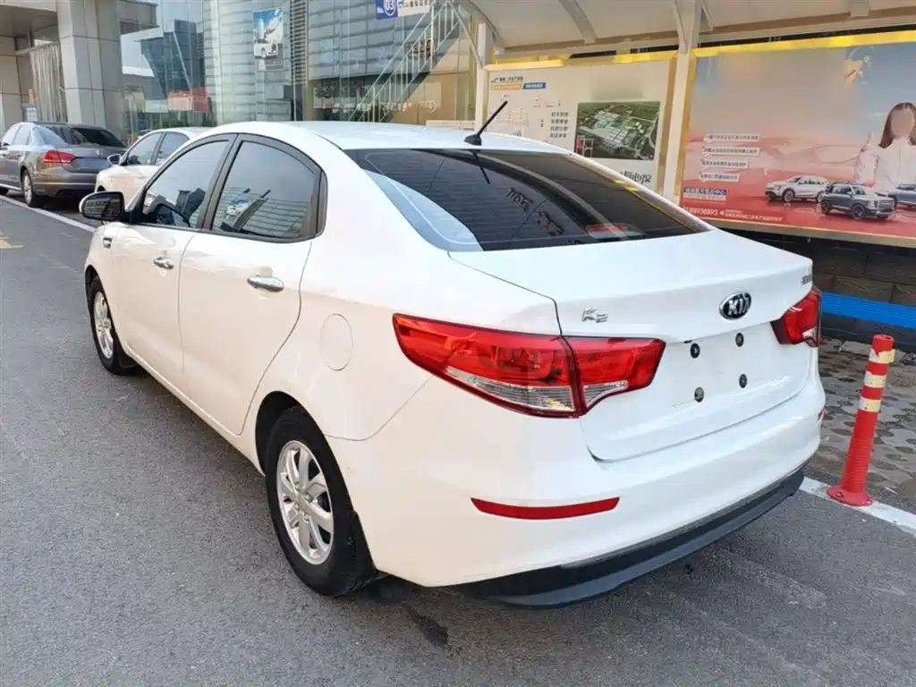 KIA K2