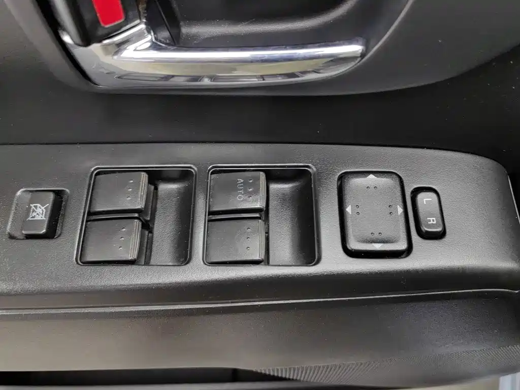 Mazda Mazda5 2013 2011 2.0L Automatic Comfort
