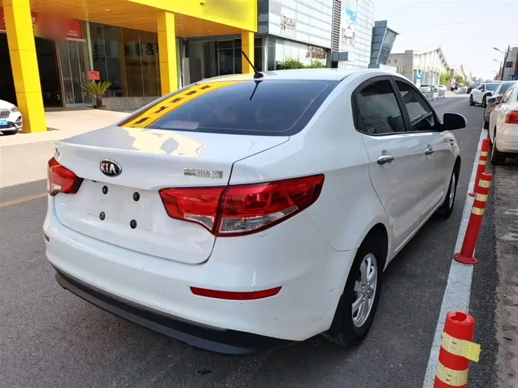 KIA K2