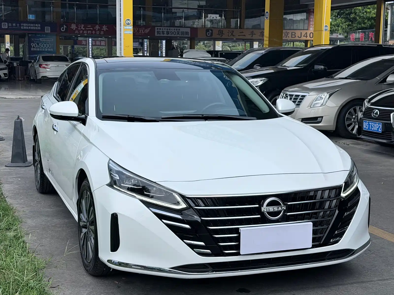 Photo 3 - Nissan Teana