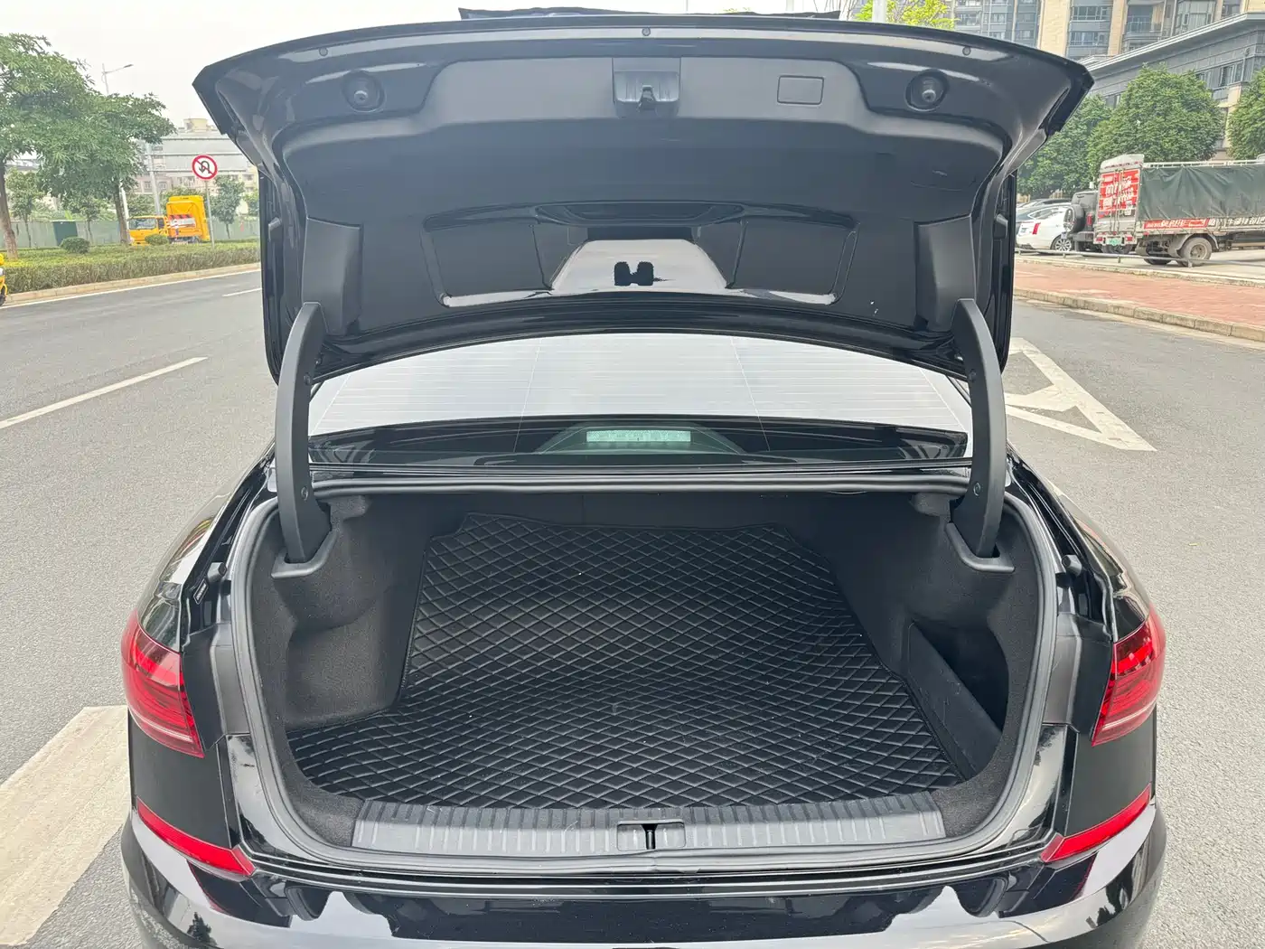 Volkswagen Passat 2023 330TSI Elite Edition фото 11