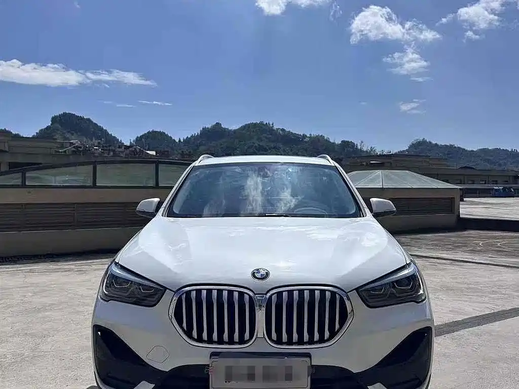 BMW X1 2021 sDrive25Li Leading фото 2