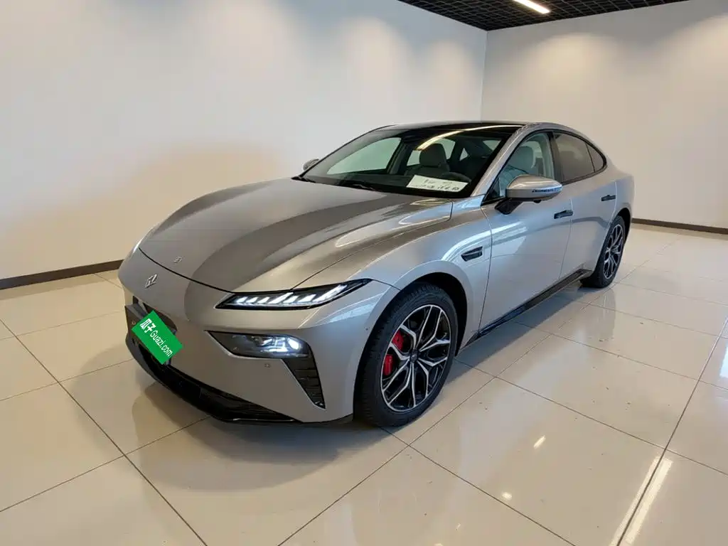 Dongfeng Yipai eπ007 2025 — пригон из Китая