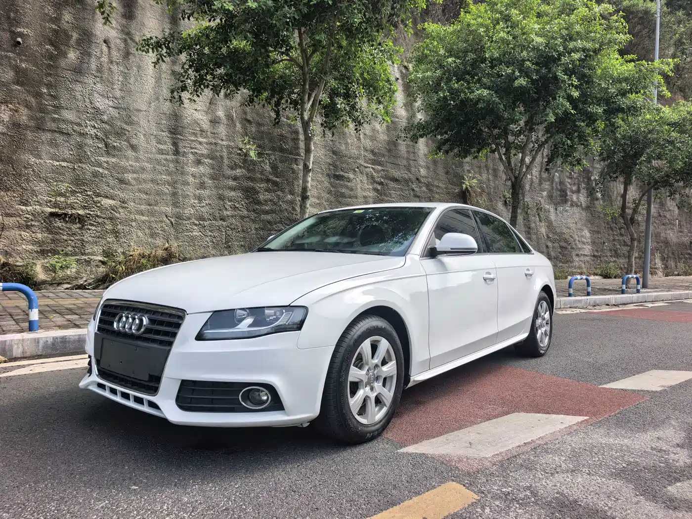 Фото 1 - Audi A4L
