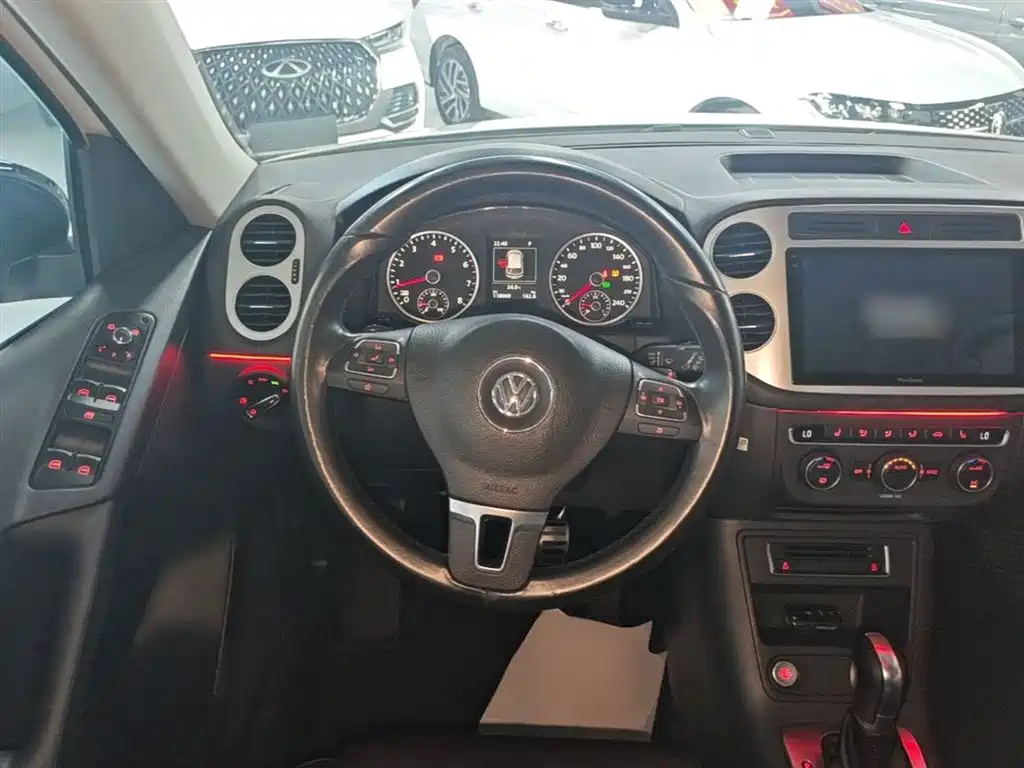 Volkswagen Tiguan 2015 1.8TSI Automatic 2WD Highline фото 11